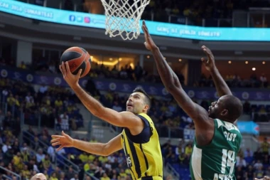 (VIDEO) Željko bez popusta za bivši klub: FENER ODBRANOM SRUŠIO PAO!