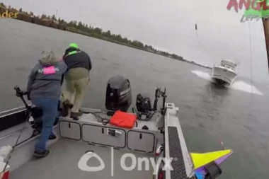 (VIDEO) RIBARI GLEDALI KAKO SMRT IDE PRAVO NA NJIH!