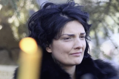 Porodica i prijatelji slomljeni od bola odali poštu Ivanoviću