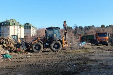 DIVLJA DEPONIJA U FILMSKOM GRADU KONAČNO NESTAJE!