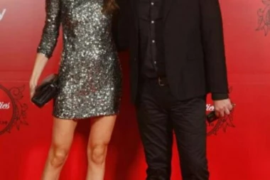 (FOTO) U BOLNICI JE, IMA KORONU! Žena Ognjena Amidžića se oglasila POTRESNOM porukom i zabrinula sve!