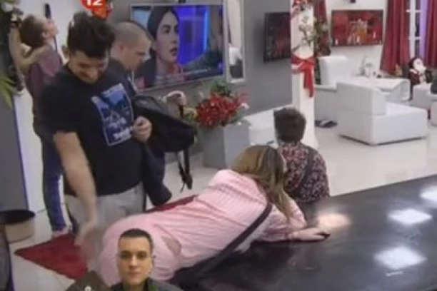 ŠOKIRALA region! Isplivao cenovnik bivše zadrugarke: Evo koliko košta zadovoljstvo koje vam pruža!