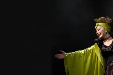 "GOVORILI SU DA SAMO PREKO MRTVIH MOGU NA OVU SCENU"