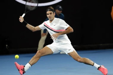 Federer pred duel protiv Čunga: STRAŠNO ME PODSEĆA NA NOVAKA!