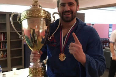 (VIDEO) Nikola Rađen zajedno sa Dejanom Savićem i Igorom Milanovićem pravi najbolji vaterpolo kamp na ovim prostorima!