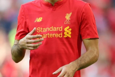 Baš mu se ne da: ODLOŽEN GRUJIĆEV DEBI U KARDIFU ZBOG POVREDE!