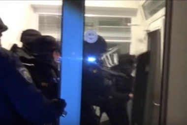 (VIDEO) DRŽALI 59 KINEZA U ROPSTVU I TO NIJE ONO NAJGORE!