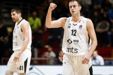 (VIDEO) Kapiten upalio parni valjak: PARTIZAN SRUŠIO CIBONU NA KRILIMA VELIČKOVIĆA!