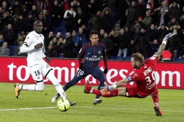 Nejmar ponovo eskivira utakmicu: BRAZILAC TRAŽIO POŠTEDU, A NIJE POVREĐEN!