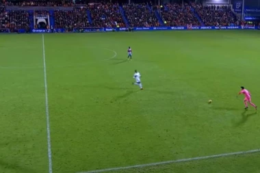 (VIDEO) Golman savladao kolegu sa 70 metara