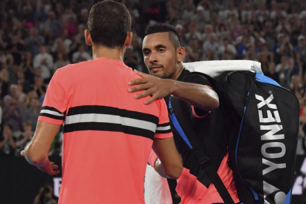 (VIDEO) KIRJOS JE OPTEREĆEN NOVAKOM: Australijanac ne prestaje da proziva Đokovića