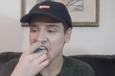 (VIDEO) DA SE ISPOVRAĆAŠ: Ovo je novi bizaran trend među maloletnicima širom sveta!