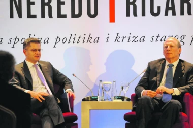 VUK GA DOVEO DA HVALI NATO