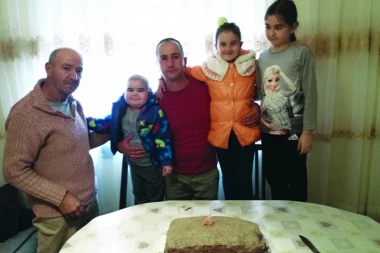 SRAM DA BUDE ĐILASA I EKIPU