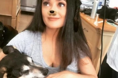 TUGA: Preminuo pas Salme Hajek, OPROŠTAJNOM PORUKOM dirnula sve!