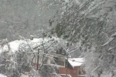 Ledena agonija u Srbiji: Evo gde je sneg već dostigao pola metra