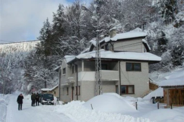 (FOTO) NA JUGU SRBIJE SNEG ZADAJE PROBLEME!
