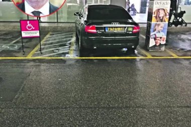 (FOTO) BAHATO PONAŠANJE DIPLOMATE MIĆUNOVIĆA U BEOGRADU: Ambasador parkirao na mestu za invalide