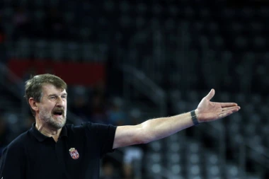 CVETKOVIĆ KRITIKUJE IGRAČE: Neću da prihvatim da se ne daje poslednji atom snage za svoju zemlju