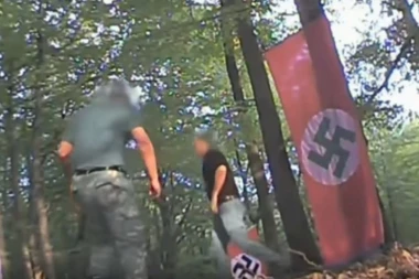 (VIDEO) "ZIG HAJL!" ODJEKIVALO ŠUMOM: Poljski nacionalisti slavili Hitlerov rođendan!