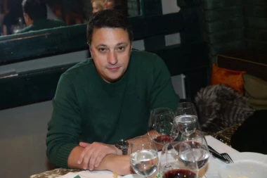 Glumci šalju snažne i važne pozdrave: Da se ne ljubimo, da ne bude nezvanih gostiju!