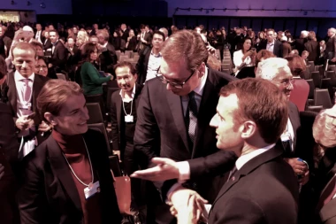 VUČIĆ IZ DAVOSA PORUČIO: Nadam se kompromisnom rešenju sa Prištinom