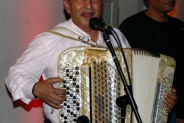 "OPROSTIO SAM BATI ŠAMAR"