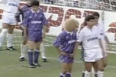 (VIDEO) Već viđeno, ali uvek je čudno kada se ovo desi u fudbalu!