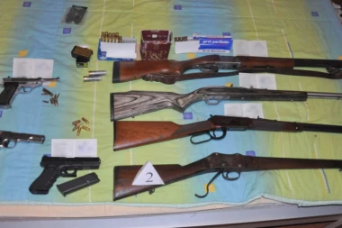 KAO DA SE SPREMA ZA RAT! Muškarac iz Velike Plane uhapšen sa arsenalom oružja