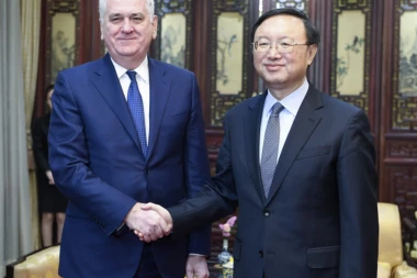 Điping-Jang-Nikolić-Vučić: Iskreni pozdravi predsednika Sija predsedniku Srbije