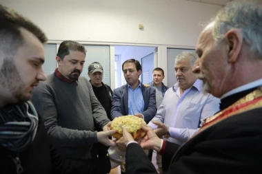 Krsna slava Sveti Sava u redakcijama Srpskog telegrafa i Republike: DA JOŠ MNOGO GODINA U ZDRAVLJU SLAVIMO