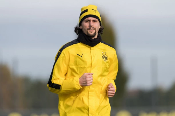 BUNDESLIGAŠKA BOMBA: Subotić POTPISAO!