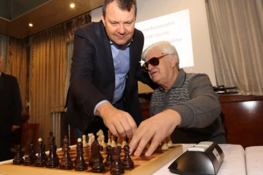 Mirović otvorio međunarodni šahovski turnir Saveza slepih