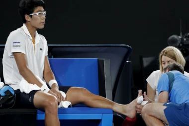 Žuljevi naterali Čunga da preda: Federer ga hvali!