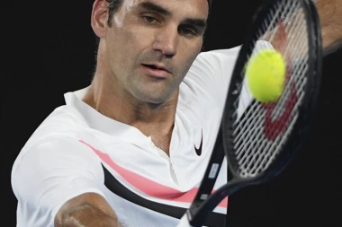 PRESKOČIO PRVU PREPREKU: Federer krenuo ka tronu