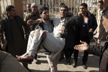 MASAKR U KABULU: 40 mrtvih, 140 ranjeno