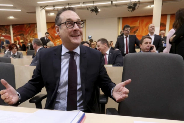 VREĐAO HRVATSKU I NEDAVNO UMALO NIJE STRADAO U TOJ ZEMLJI, A DANAS MU SE SUDI! Evo za šta terete kontroverznog Štrahea, koji je naljutio Lijepu njihovu!