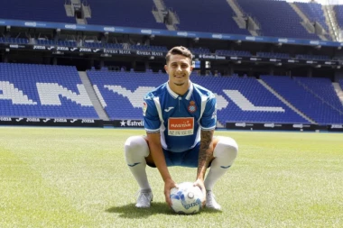 (VIDEO) Het-trik, ali na pogrešan način: Igrač Espanjola postigao tri gola, od toga jedan na pravu stranu