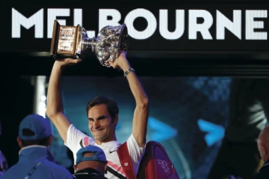RASPLAKANI FEDERER: Bajka se nastavlja
