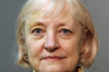 Evo kako ova baka prođe kontrole na aerodromu i PUTUJE ZA DŽABE!