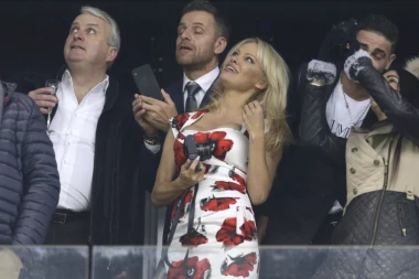 Pamela odbila da se uda za Svetskog prvaka!