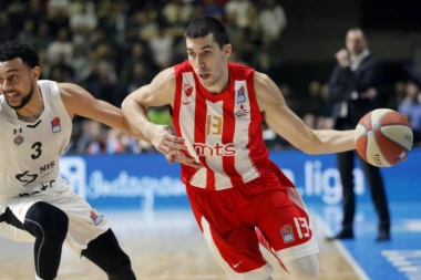 ZVEZDINA BARAŽNA PALJBA SRUŠILA PARTIZAN, crveno-beli u trci za vrh Jadrana!