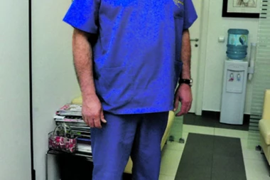 DR NOVAKOVIĆ ZABRINUT ZBOG LEKARA PREVARANATA: Žene sa spaljenim kapcima i odumrlom kožom me mole za pomoć!