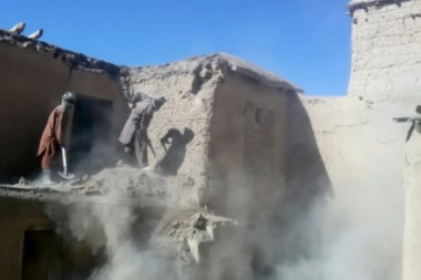 Snažan zemljotres razorio ovu zemlju: POGINULA DEVOJČICA, PETORO RANJENO!