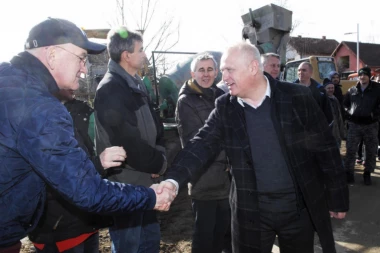 VESIĆ U OBRENOVCU: Kanalizacija za oko 120 kuća!