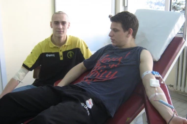 Humani Dinamovci dobrovoljno dali krv!