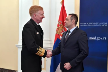 ADMIRAL NATO DŽEJMS FOGO: Nisam zabrinutu za stabilnost na KiM
