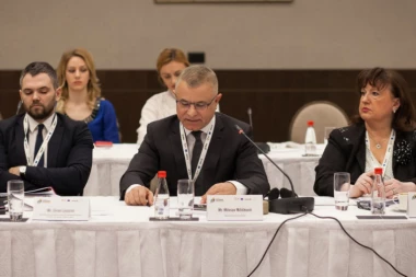 MILIČKOVIĆ U PODGORICI: Srbija za kontrolu malog i lakog naoružanja