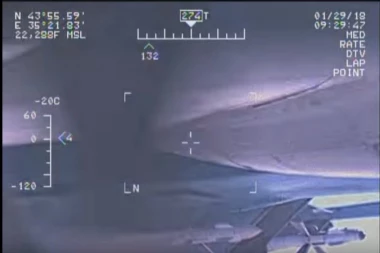Ruski lovac se približio američkom avionu: OVAKAV MANEVAR NIKAD NISTE VIDELI!