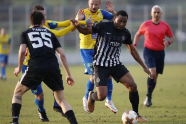 (VIDEO) TAVAMBA BRILJIRAO: Partizan pobedio Teplice